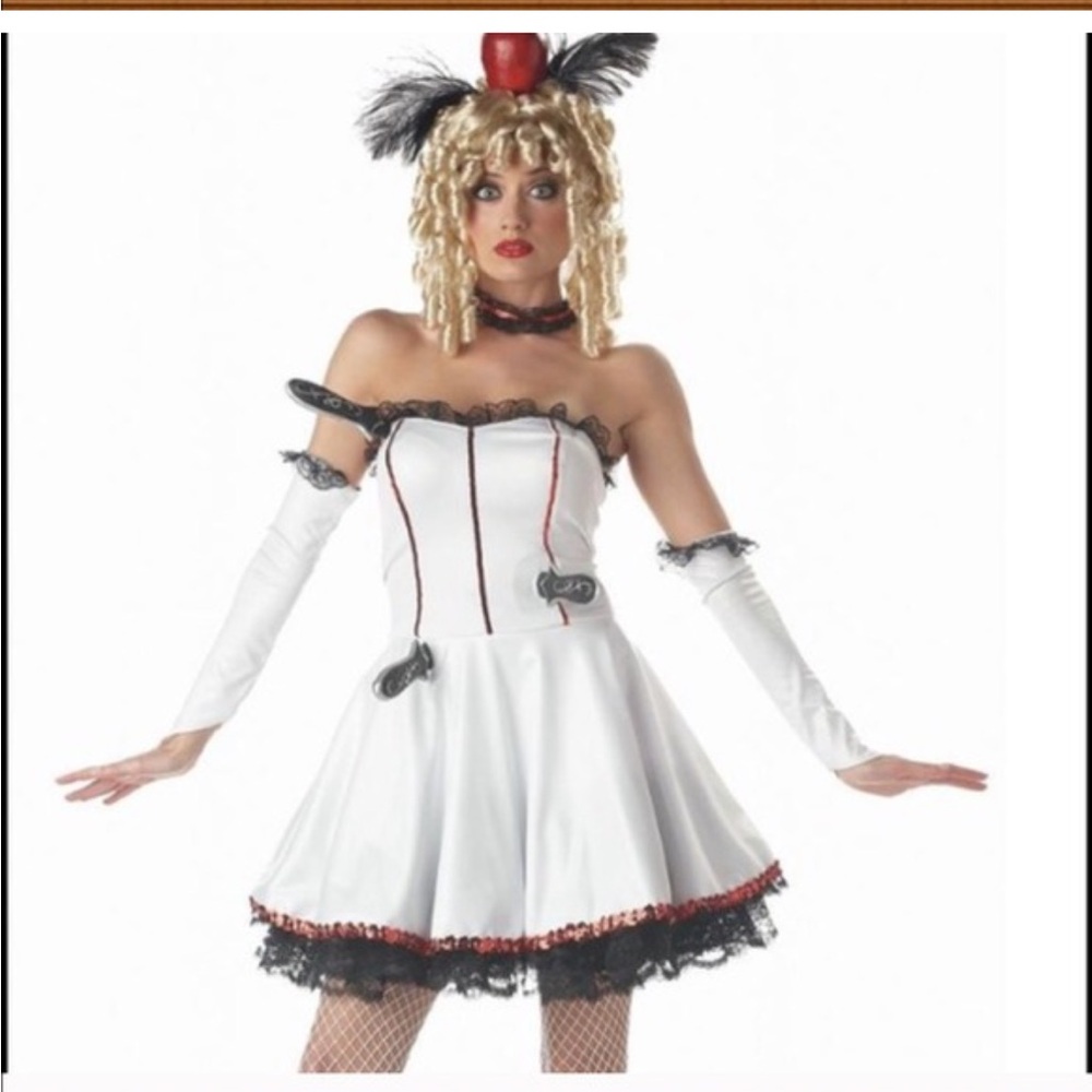 Costume